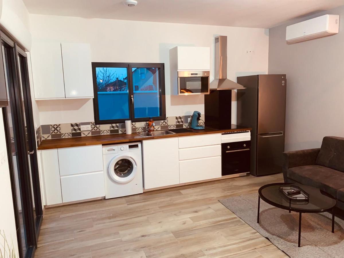 Bella Vista, parking gratuit Apartment Moneteau Bagian luar foto