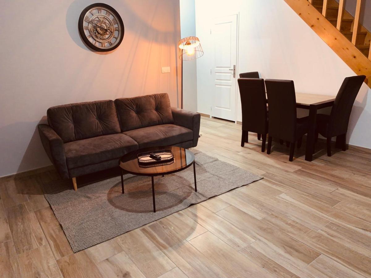 Bella Vista, parking gratuit Apartment Moneteau Bagian luar foto